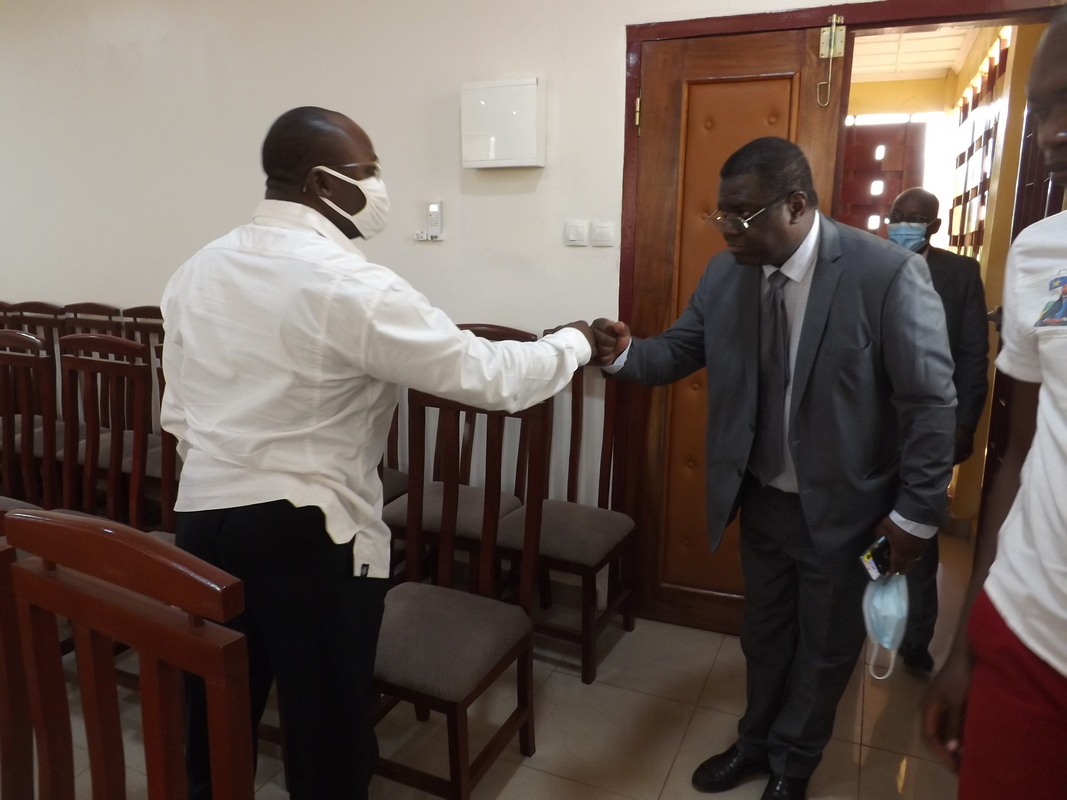 Signe de bonne collaboration entre le Ministre et le Recteur